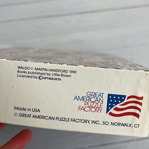 Where's Waldo 1990 The Land of Waldo 550 Interlocking Puzzle 18" x 24" NEW - Picture 3 of 5